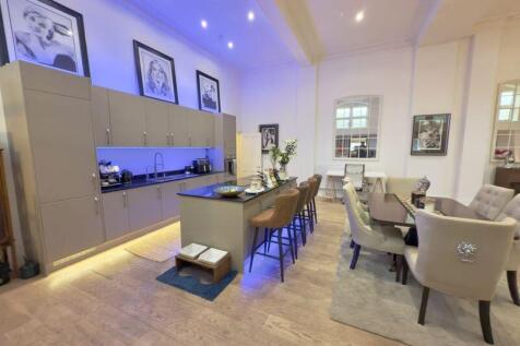 Kitchen/Living/Dining