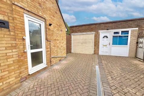 Driveway/Garage
