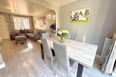 Lounge/Dining