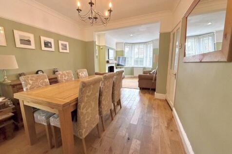 Dining/Lounge