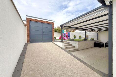 Garage/Garden