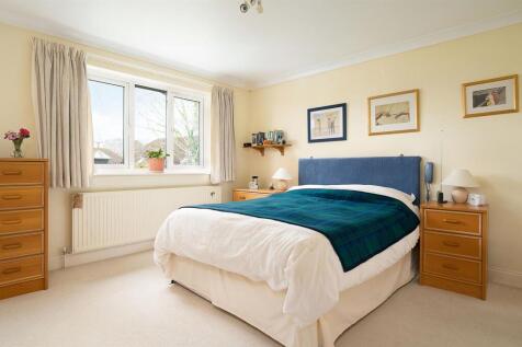 Bedroom 1.jpg