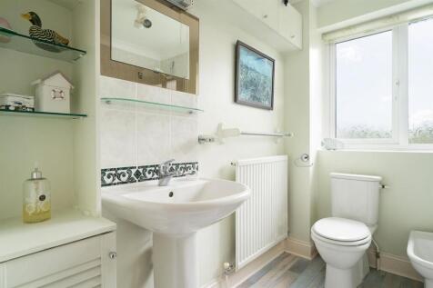 Family Bathroom.jpg