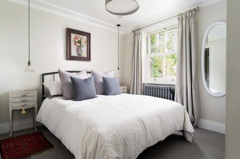 Guest bedroom