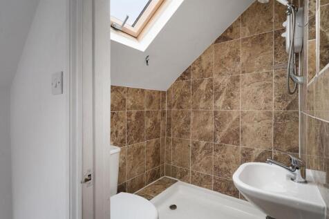 En suite shower