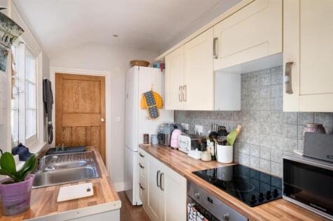 250318-3104 Kitchen.jpg