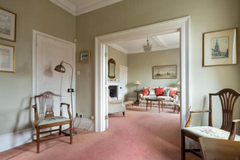 Snug to sitting room