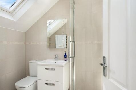 En suite shower