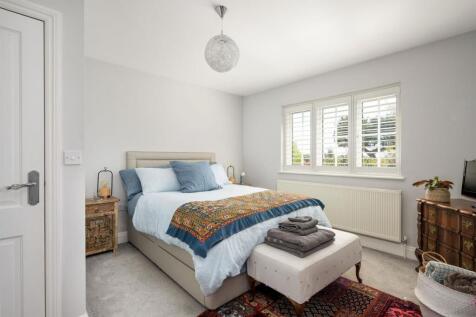 Guest bedroom