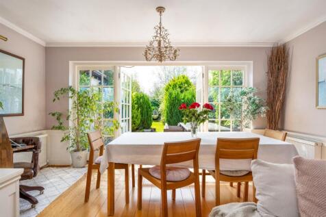Open-plan living / dining
