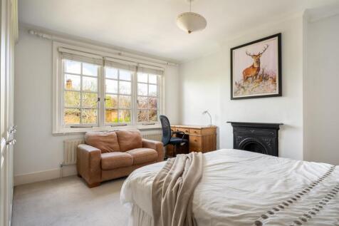 Guest Bedroom (2)