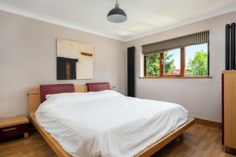 Principle bedroom