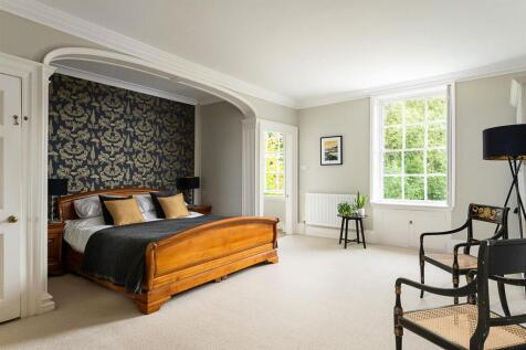 Principal bedroom