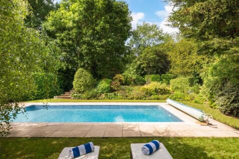 Garden with pool
