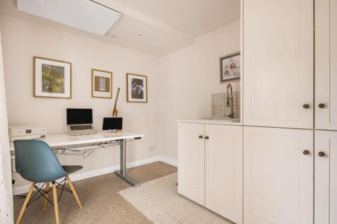 Utility room / study