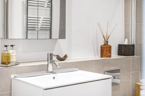 Family bathroom detail