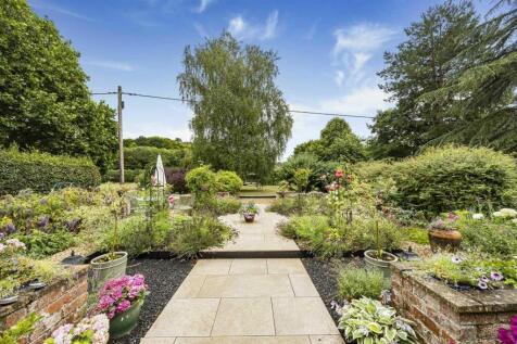 Ornamental rear garden