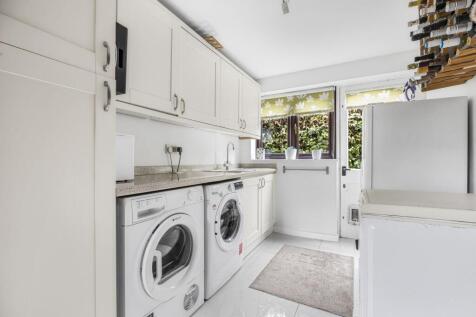 Laundry utility room