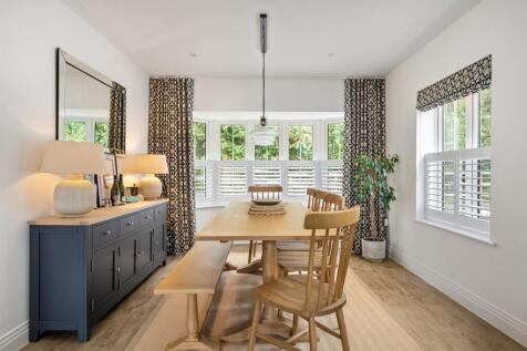 Open-plan kitchen/diner