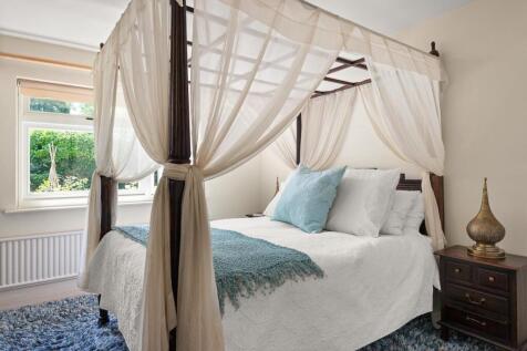 Principal bedroom
