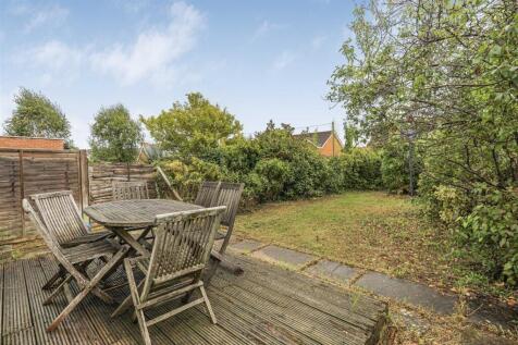 Deck to garden