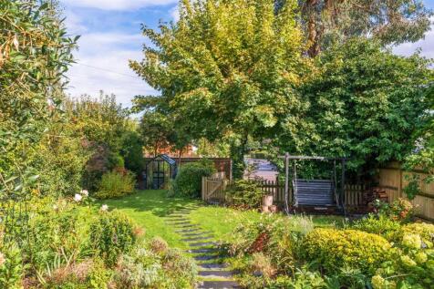 80 ft Front cottage garden