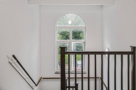Communal landing