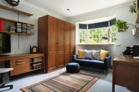 Office / bedroom 5