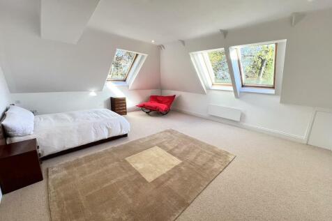 Guest bedroom