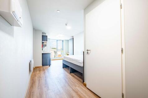 Bedroom, kitchen &amp; living area
