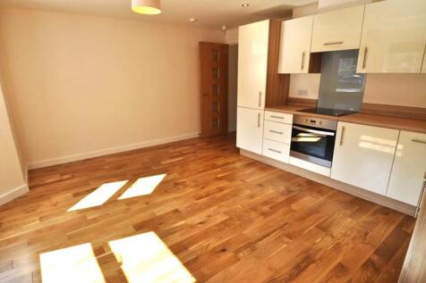 Kitchen &amp; Living Area