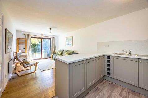Open Plan Kitchen &amp; Living Area