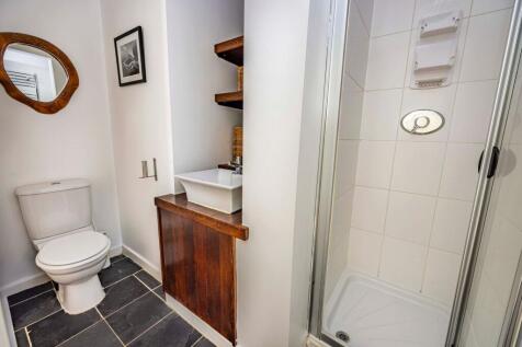 Jack &amp; Jill Bathroom