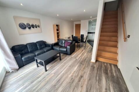 Open Plan Kitchen &amp; Living Area