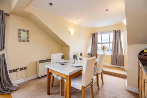 Open Plan Kitchen / Living Space
