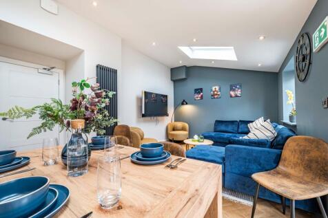 Living Area &amp; Kitchen