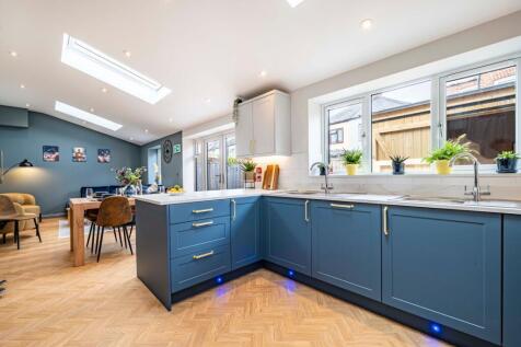 Living Area &amp; Kitchen