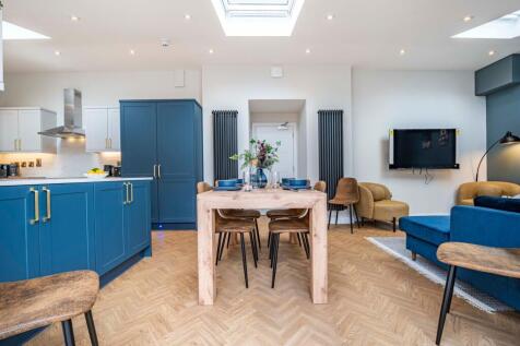 Living Area &amp; Kitchen