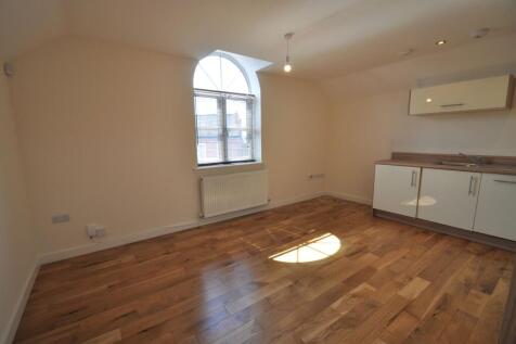 Kitchen &amp; Living Area