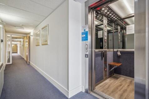 Entrance/Lift