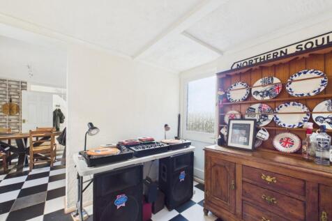 Fmaily Room