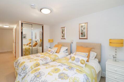 Twin Guest Suite