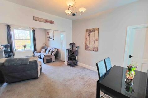 Living &amp; Dining Room