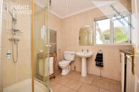 Downstairs Shower...