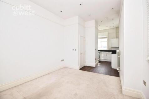 Lounge/Kitchen