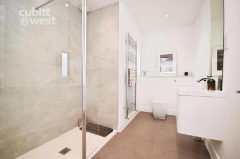 Downstairs Shower...