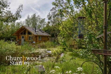 Log cabin &#43; wildlife pond