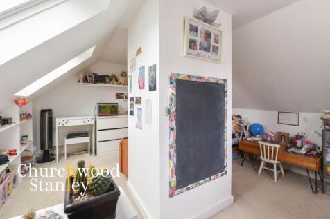 Third bedroom (second floor)