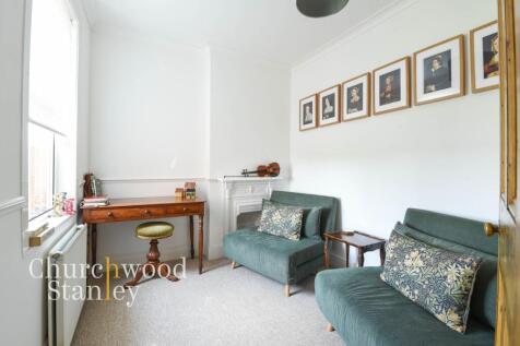 Second bedroom
