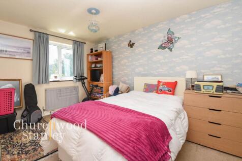 Second bedroom